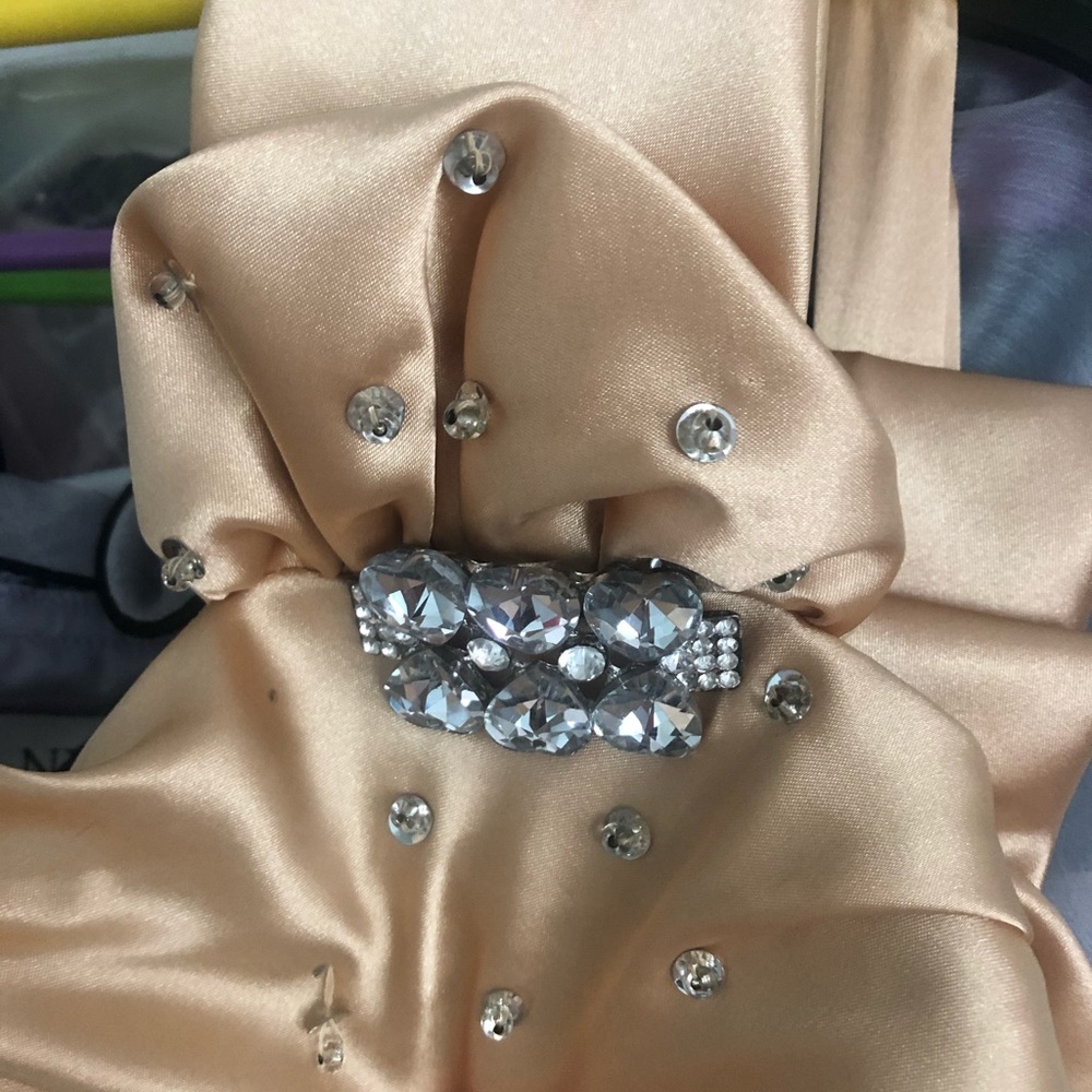 Dress - Picture 2 of 4